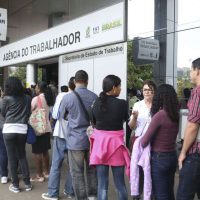 Brasília - Ministério do Trabalho promove ações, em homenagem ao Dia D de Inclusão de Pessoas com Deficiência, em diversas cidades do país com o objetivo de inseri-los no mercado de Trabalho (José Cruz/Agência Brasil)